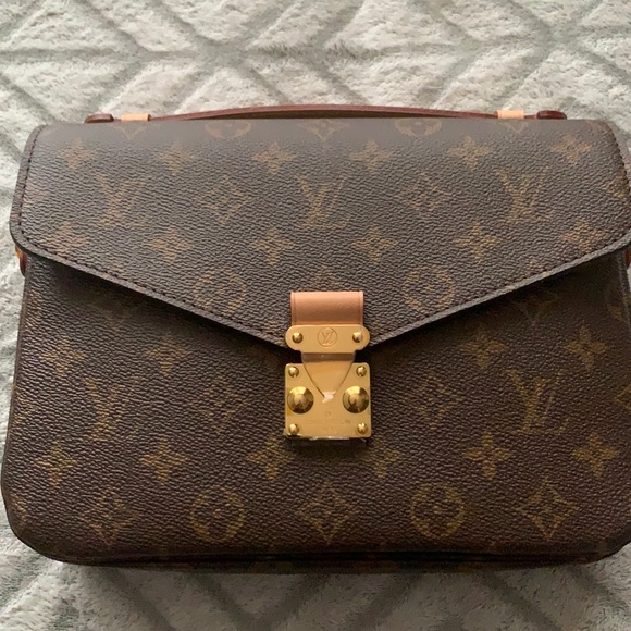 Louis Vuitton Handbags - Louis Vuitton Pochette Métis